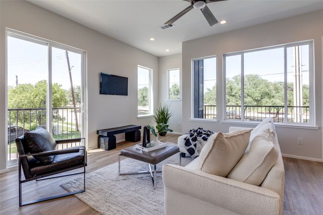 3308 Birmingham Avenue C11, Dallas, TX 75210