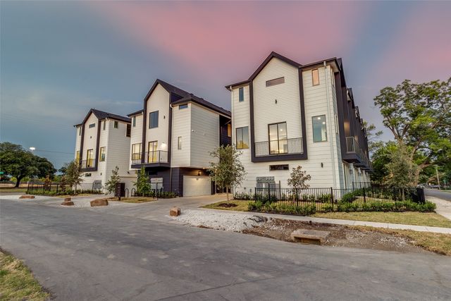 3308 Birmingham Avenue C11, Dallas, TX 75210