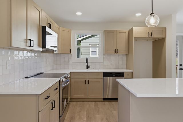 3004 Lakeshore Dr, Old Hickory, TN 37138