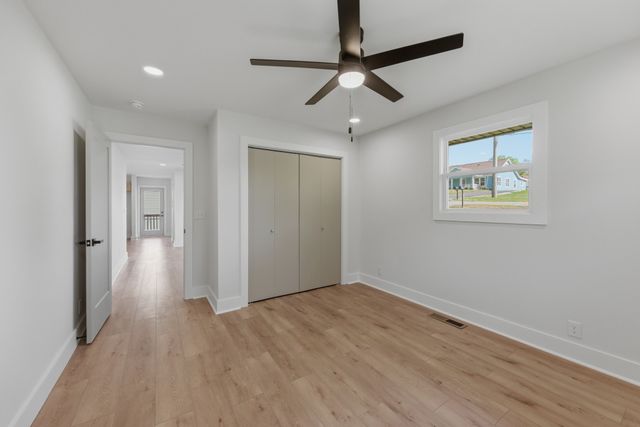 3004 Lakeshore Dr, Old Hickory, TN 37138