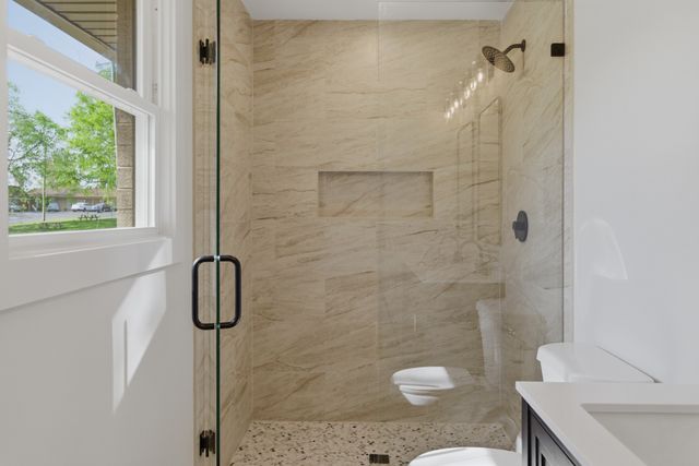 3004 Lakeshore Dr, Old Hickory, TN 37138