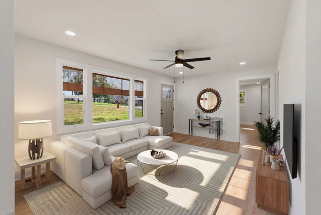 3004 Lakeshore Dr, Old Hickory, TN 37138