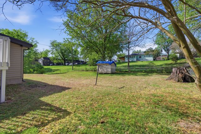 3004 Lakeshore Dr, Old Hickory, TN 37138