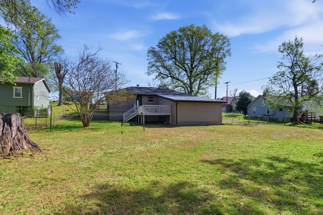 3004 Lakeshore Dr, Old Hickory, TN 37138