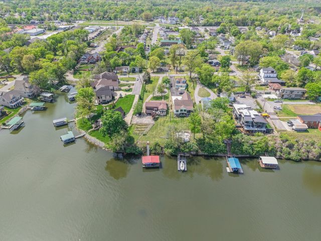 3004 Lakeshore Dr, Old Hickory, TN 37138