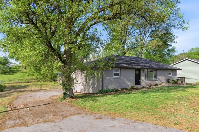 3004 Lakeshore Dr, Old Hickory, TN 37138