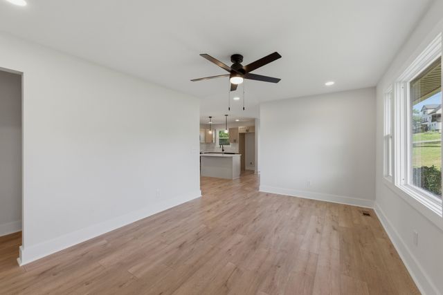 3004 Lakeshore Dr, Old Hickory, TN 37138