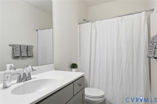 14323 Michaux Village Dr, Midlothian, VA 23113