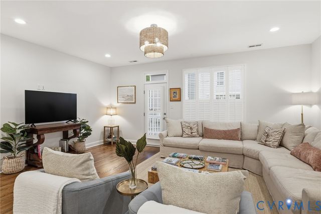 14323 Michaux Village Dr, Midlothian, VA 23113