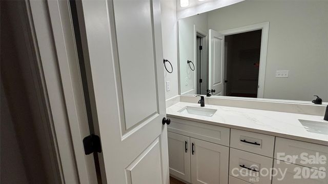 4817 Victoria Avenue, Charlotte, NC 28269