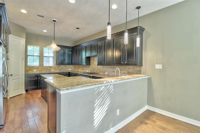 10 Spotted Lily Way, Magnolia, TX 77354