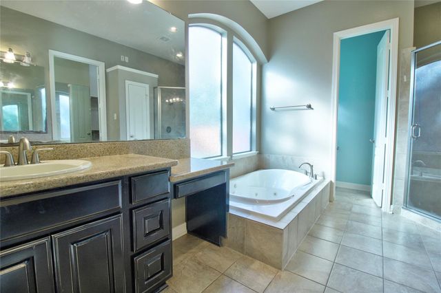 10 Spotted Lily Way, Magnolia, TX 77354