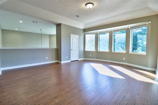10 Spotted Lily Way, Magnolia, TX 77354