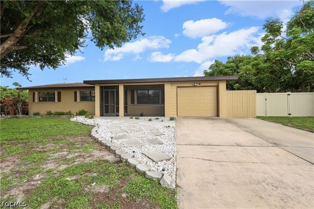 4029 Country Club BLVD, Cape Coral, FL 33904