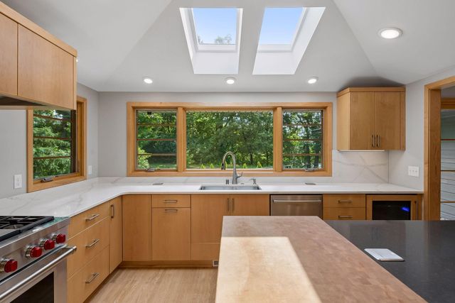 6216 Maloney Avenue, Edina, MN 55343