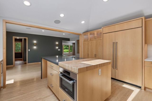6216 Maloney Avenue, Edina, MN 55343