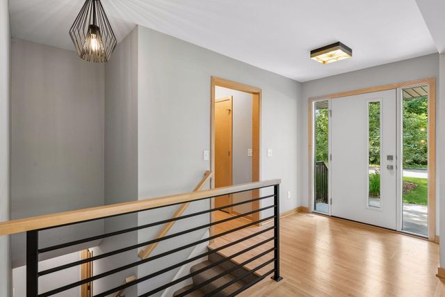 6216 Maloney Avenue, Edina, MN 55343