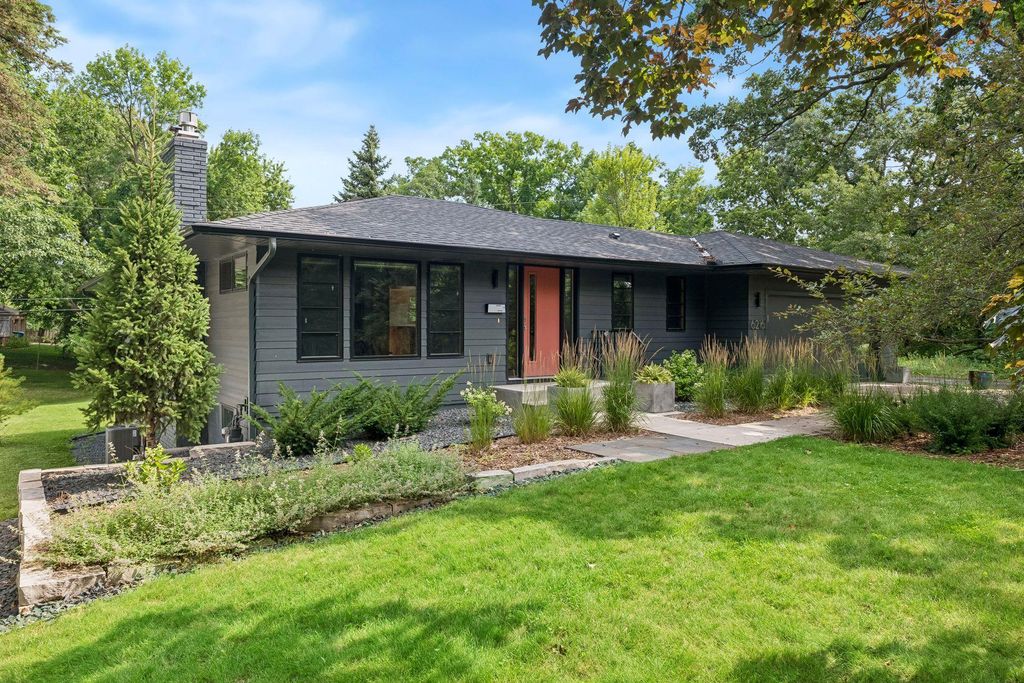 6216 Maloney Avenue, Edina, MN 55343