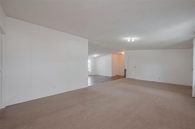 439 Road 5107, Cleveland, TX 77327