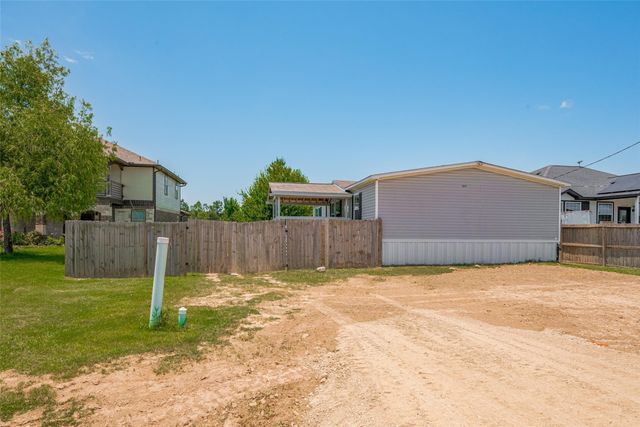 439 Road 5107, Cleveland, TX 77327