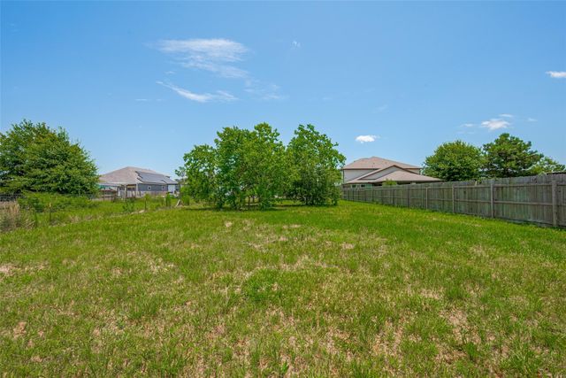 439 Road 5107, Cleveland, TX 77327