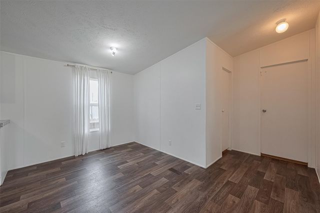 439 Road 5107, Cleveland, TX 77327