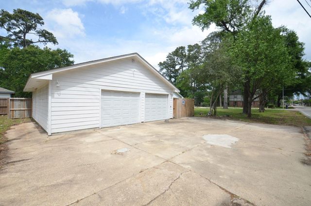 17603 Wild Oak Drive, Houston, TX 77090