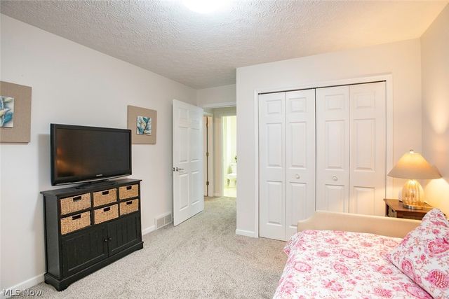 1127 Lake Meadow Lane, Brunswick, OH 44212