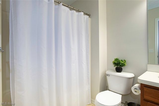 1127 Lake Meadow Lane, Brunswick, OH 44212