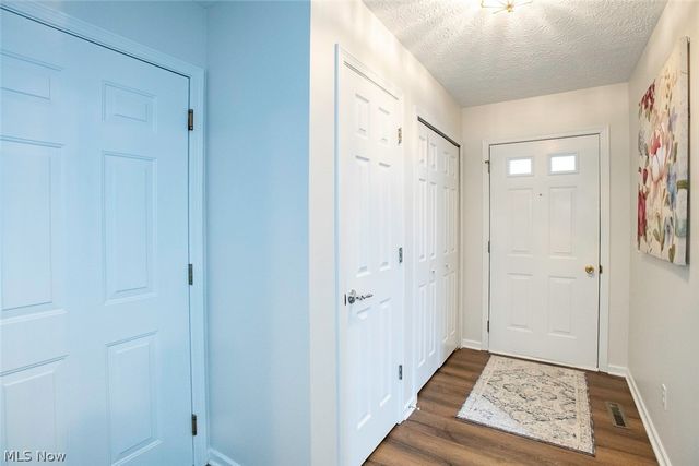 1127 Lake Meadow Lane, Brunswick, OH 44212