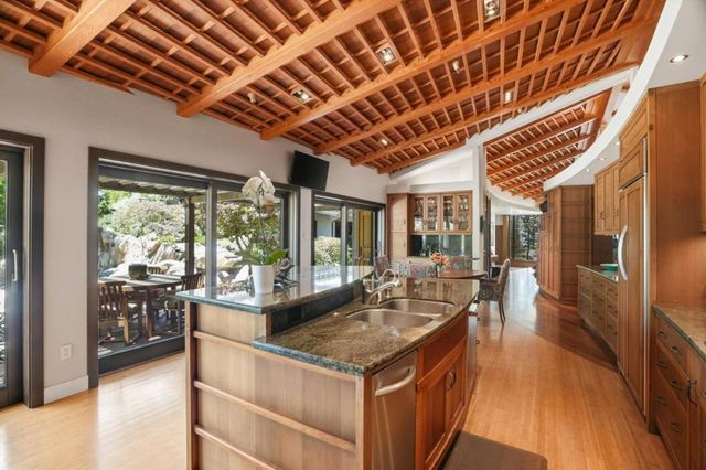 12728 La Cresta Drive, Los Altos Hills, CA 94022