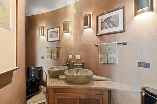 12728 La Cresta Drive, Los Altos Hills, CA 94022