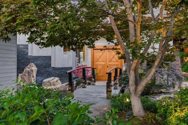 12728 La Cresta Drive, Los Altos Hills, CA 94022