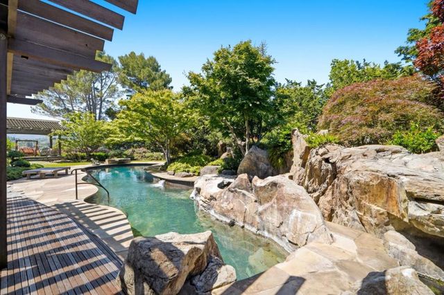 12728 La Cresta Drive, Los Altos Hills, CA 94022
