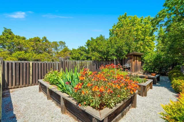 12728 La Cresta Drive, Los Altos Hills, CA 94022