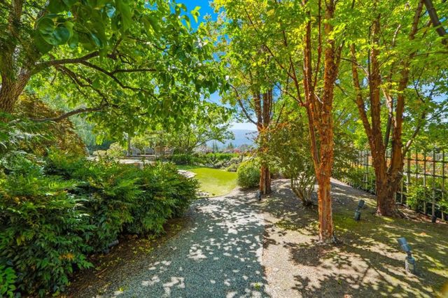 12728 La Cresta Drive, Los Altos Hills, CA 94022