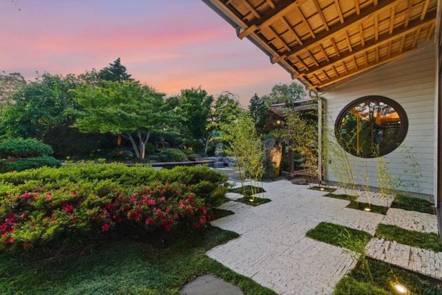 12728 La Cresta Drive, Los Altos Hills, CA 94022
