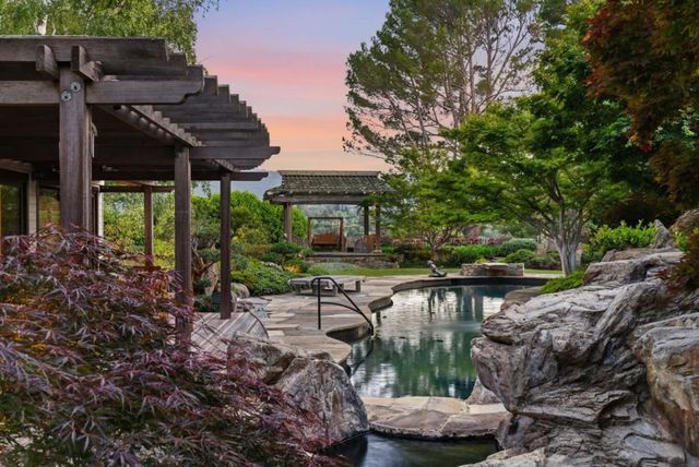 12728 La Cresta Drive, Los Altos Hills, CA 94022