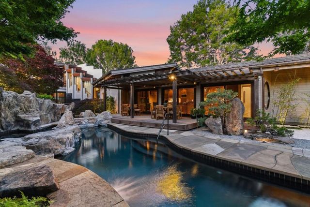 12728 La Cresta Drive, Los Altos Hills, CA 94022