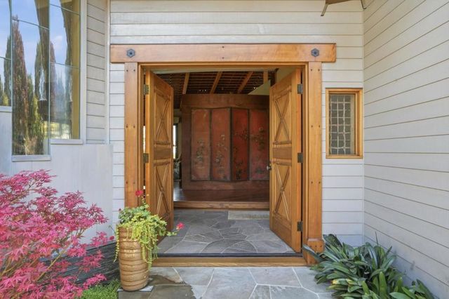 12728 La Cresta Drive, Los Altos Hills, CA 94022