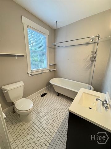 813 E 37th Street, Savannah, GA 31401