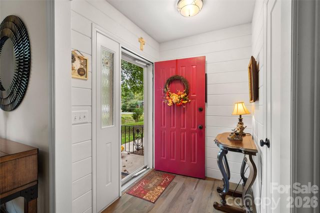 13 Foxhorn Court, Hendersonville, NC 28791