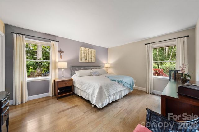13 Foxhorn Court, Hendersonville, NC 28791