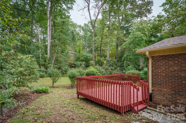 13 Foxhorn Court, Hendersonville, NC 28791