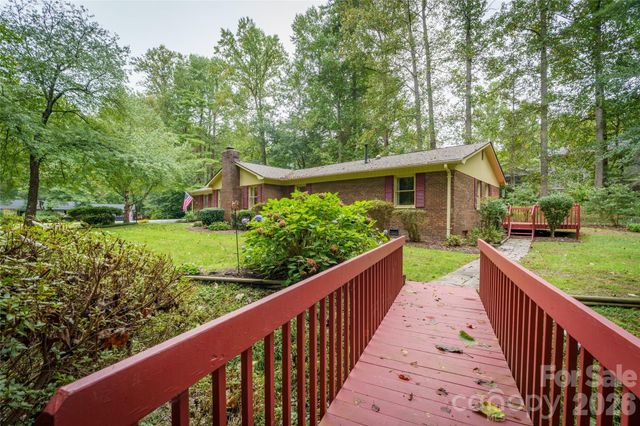 13 Foxhorn Court, Hendersonville, NC 28791