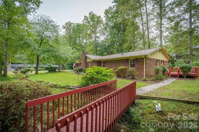 13 Foxhorn Court, Hendersonville, NC 28791