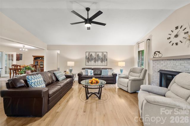13 Foxhorn Court, Hendersonville, NC 28791