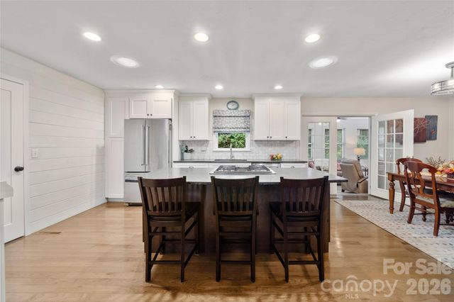 13 Foxhorn Court, Hendersonville, NC 28791