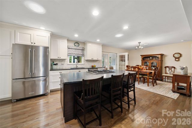 13 Foxhorn Court, Hendersonville, NC 28791
