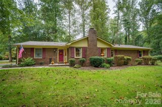 13 Foxhorn Court, Hendersonville, NC 28791